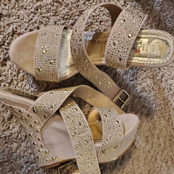 Wedge sandal - Picture 8 of 8